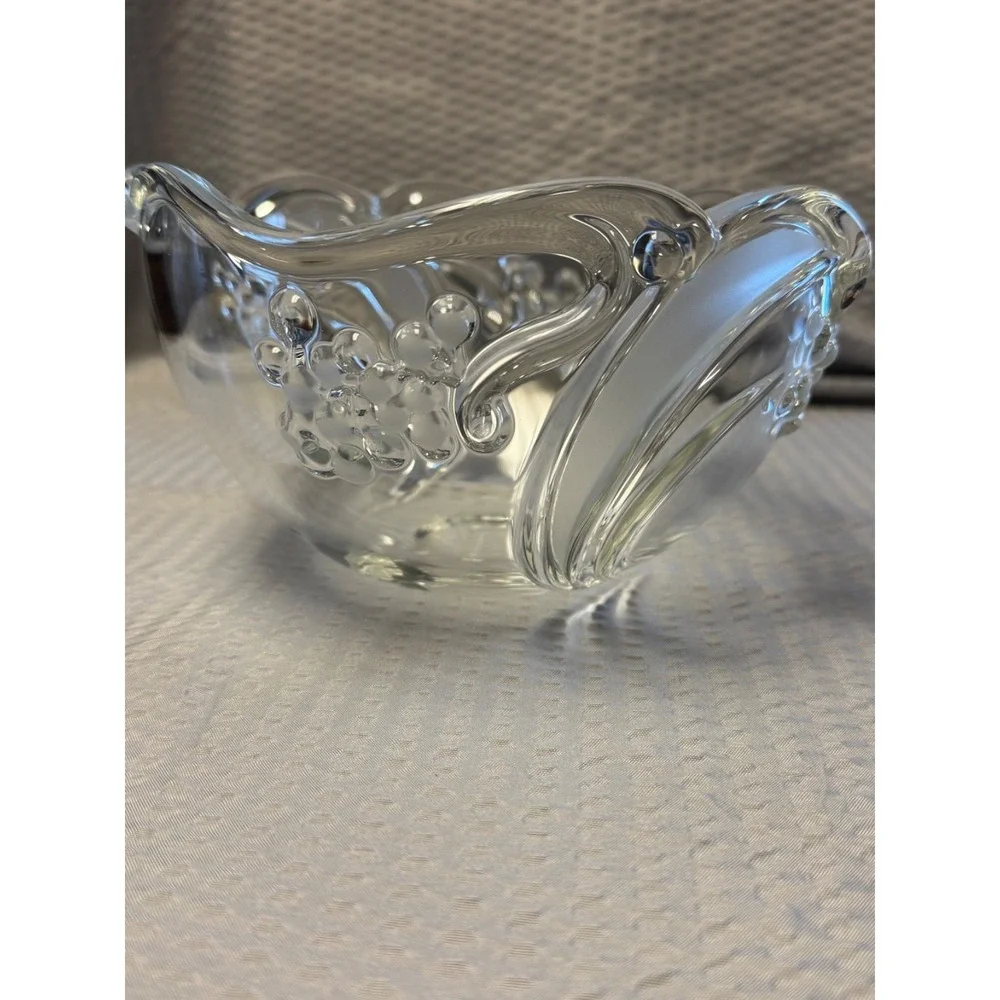 Mikasa Clear/Frosted Raised Grape Design Swirl Edge Scalloped Rim Serving Bowl